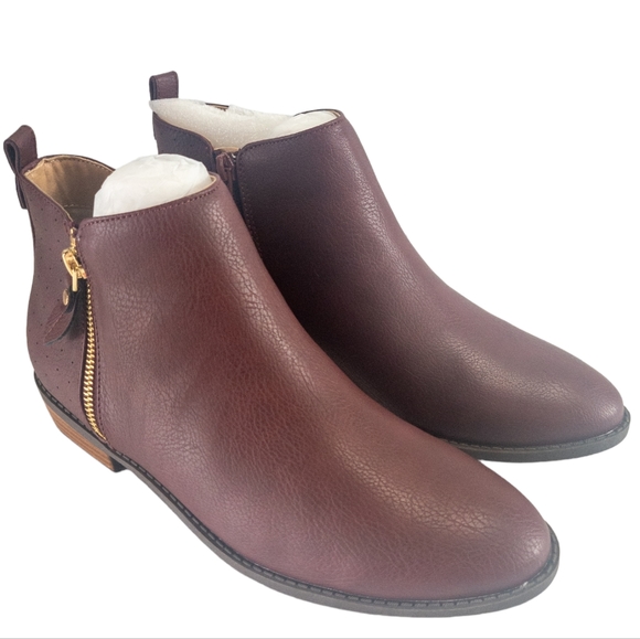 Journee Collection Ellis Ankle Bootie Wine -8 - Picture 5 of 7